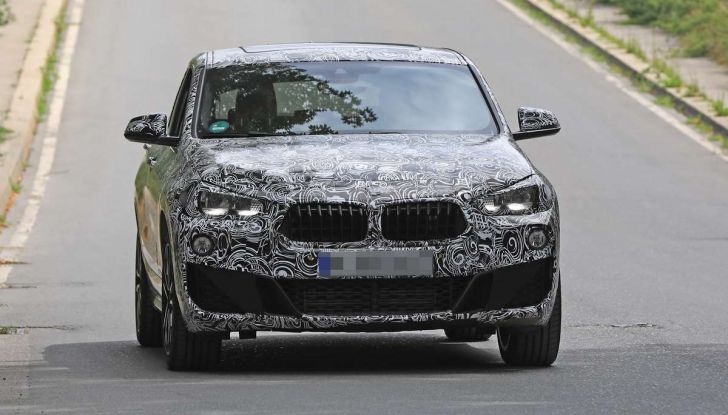 BMW X2 2018, le prime foto spia del SUV coupé - Foto 11 di 14
