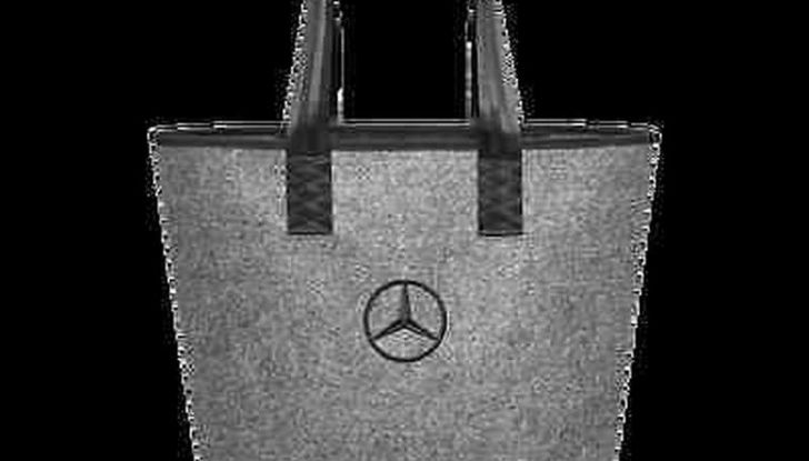 Trapani Peugeot, Borse Mini, occhiali Porsche e molto altro fra i gadget delle case auto - Foto 3 di 11