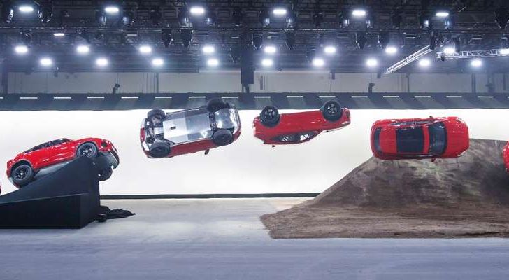 Jaguar E-PACE, il SUV compatto da 36.800 euro - Foto 4 di 5