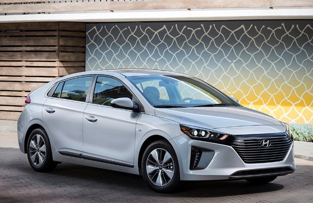 Alimentazione: differenze fra benzina, ibrida, ibrida plug-in e auto elettrica - Foto 15 di 18