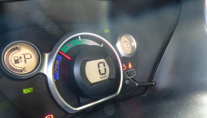 Test Peugeot 108 Collection VS Peugeot iON: Elettrica contro Citycar - Foto 36 di 39