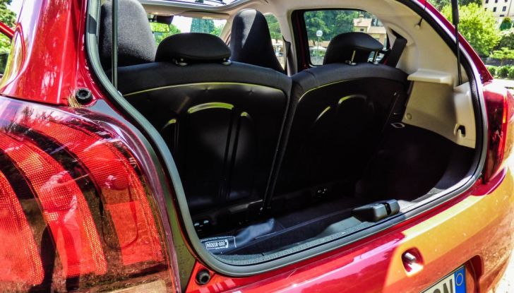 Test Peugeot 108 Collection VS Peugeot iON: Elettrica contro Citycar - Foto 28 di 39