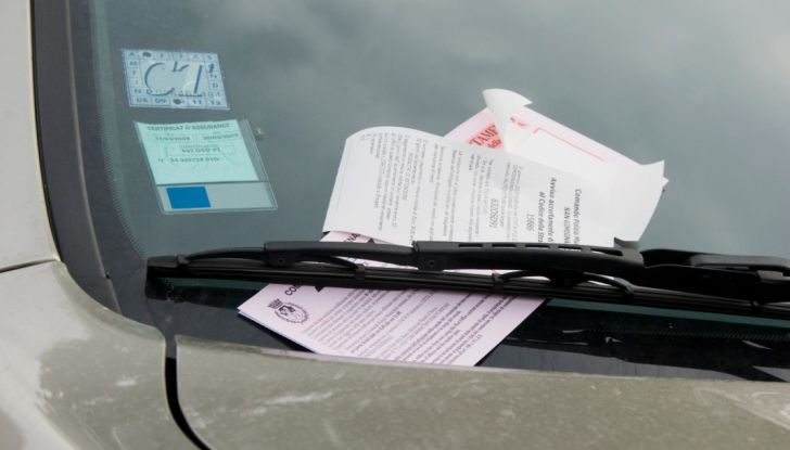 Padova, 28 euro di multa per aver lasciato l’auto aperta - Foto 6 di 11