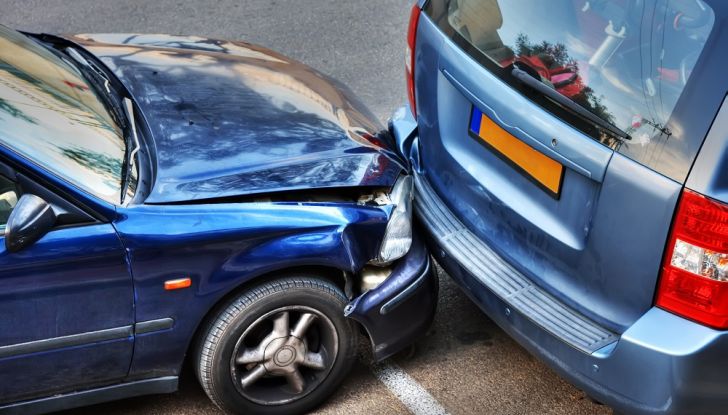 Cosa fare dopo un incidente stradale con l’auto - Foto 1 di 7