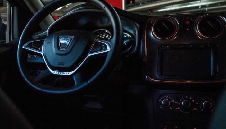 Dacia Sandero Stepway 0.9 TCe 90 CV Brave, prova su strada della versione GPL - Foto 14 di 29