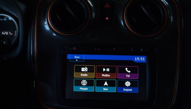 Dacia Sandero Stepway 0.9 TCe 90 CV Brave, prova su strada della versione GPL - Foto 15 di 29