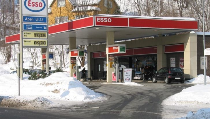Exxon vende Esso Italia agli spagnoli ed i benzinai la citano a giudizio per la strategia commerciale - Foto 6 di 8