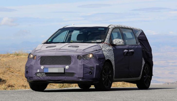 Kia Carnival Facelift 2018, la monovolume coreana si aggiorna - Foto 6 di 8