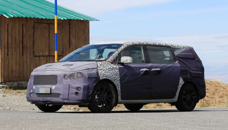 Kia Carnival Facelift 2018, la monovolume coreana si aggiorna - Foto 1 di 8