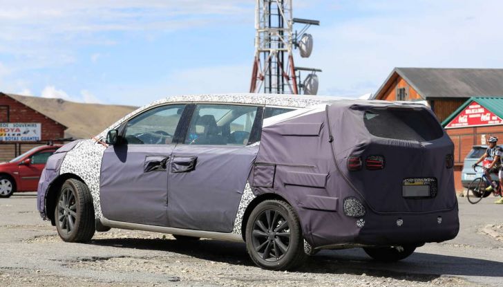 Kia Carnival Facelift 2018, la monovolume coreana si aggiorna - Foto 7 di 8