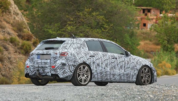 Mercedes-AMG A45 2018, nuovi test della compatta sportiva - Foto 18 di 31
