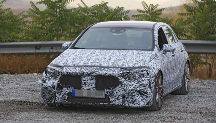 Mercedes-AMG A45 2018, nuovi test della compatta sportiva - Foto 14 di 31