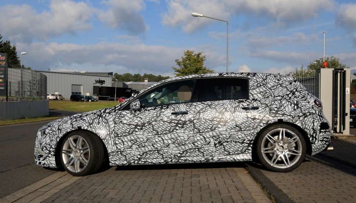 Mercedes-AMG A45 2018, nuovi test della compatta sportiva - Foto 6 di 31