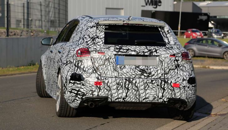 Mercedes-AMG A45 2018, nuovi test della compatta sportiva - Foto 11 di 31