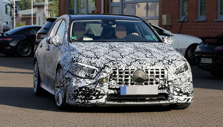Mercedes-AMG A45 2018, nuovi test della compatta sportiva - Foto 7 di 31
