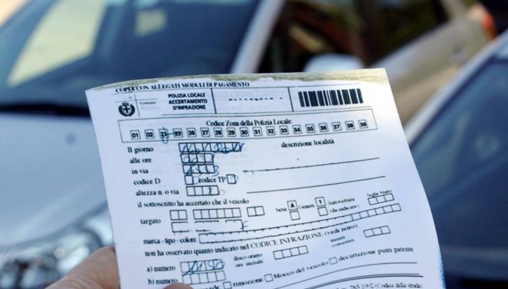 Auto con targa estera, fioccano multe e confische - Foto 6 di 6