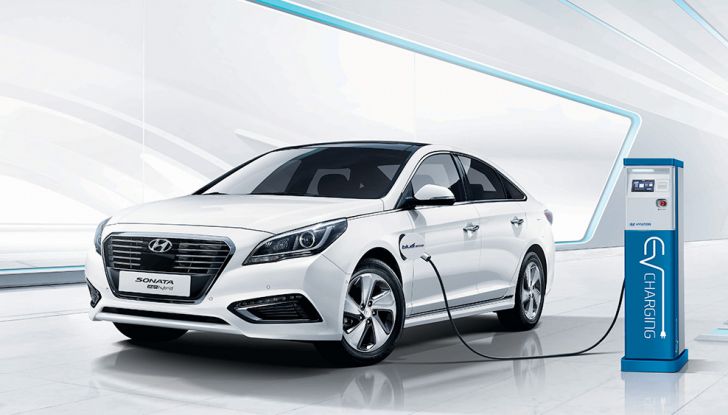 Alimentazione: differenze fra benzina, ibrida, ibrida plug-in e auto elettrica - Foto 17 di 18