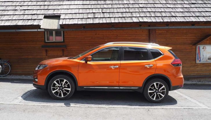 Nissan X-Trail 2018: Prova su strada, opinioni e dati tecnici del SUV 5 o 7 posti - Foto 19 di 36