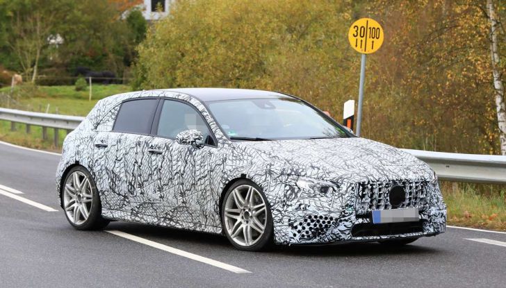 Mercedes-AMG A45 2018, nuovi test della compatta sportiva - Foto 1 di 31