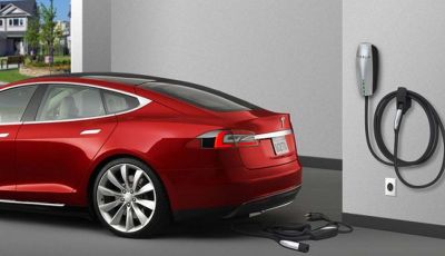 Tesla, l’installazione delle colonnine a casa è ora realtà