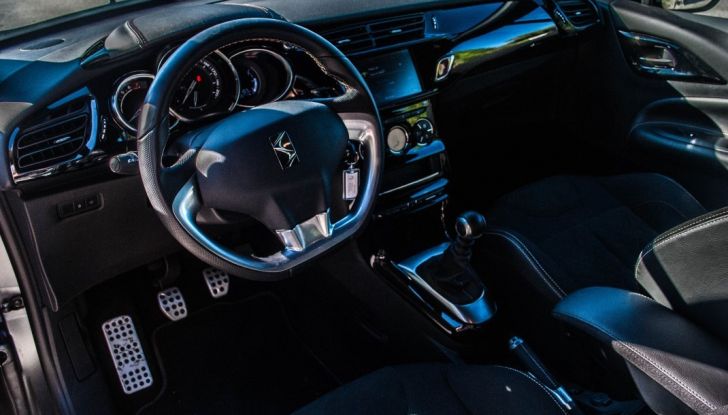 Prova su strada DS3 Performance Line: l’equilibrio del PureTech da 130CV - Foto 7 di 17