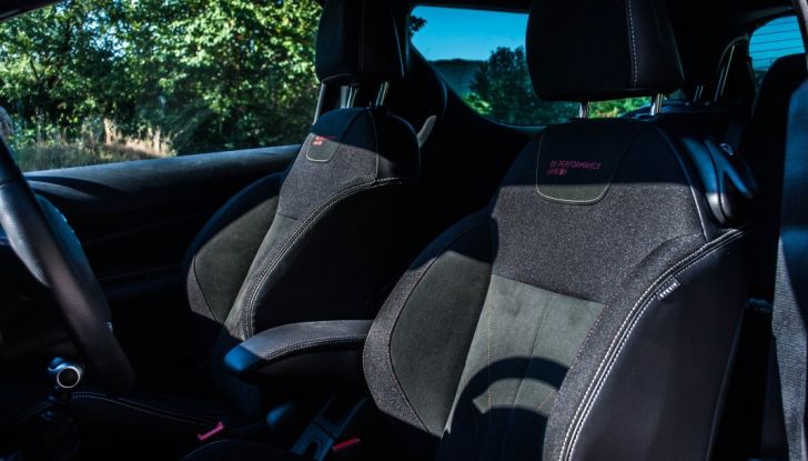 Prova su strada DS3 Performance Line: l’equilibrio del PureTech da 130CV - Foto 15 di 17