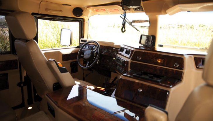 L’Hummer H1 del rapper Tupac sarà in vendita a 100.000 dollari - Foto 15 di 18