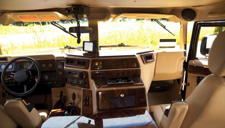 L’Hummer H1 del rapper Tupac sarà in vendita a 100.000 dollari - Foto 18 di 18