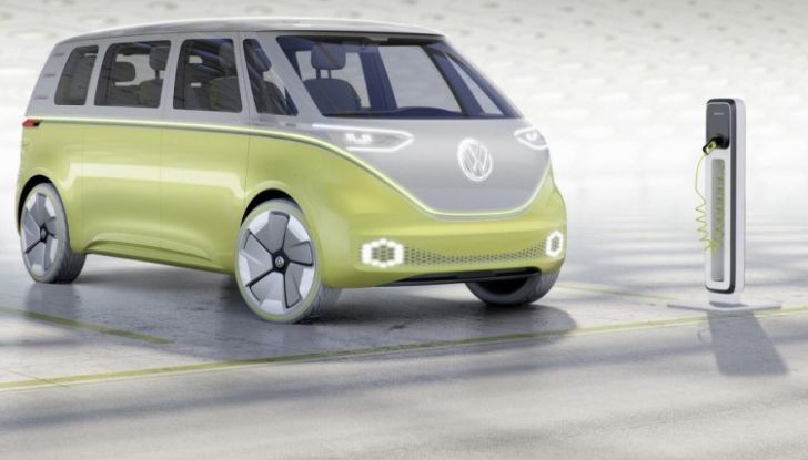 Volkswagen presenta I.D. BUZZ: il leggendario furgoncino hippie anni ’70 torna tra noi - Foto 8 di 10