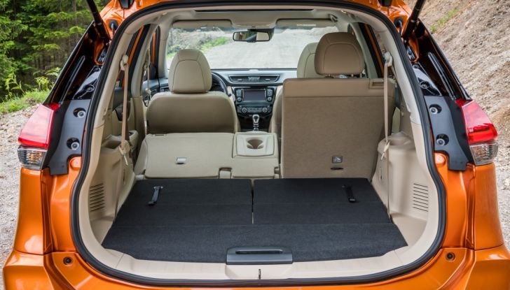 Nissan X-Trail 2018: Prova su strada, opinioni e dati tecnici del SUV 5 o 7 posti - Foto 32 di 36