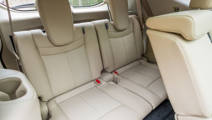 Nissan X-Trail 2018: Prova su strada, opinioni e dati tecnici del SUV 5 o 7 posti - Foto 34 di 36