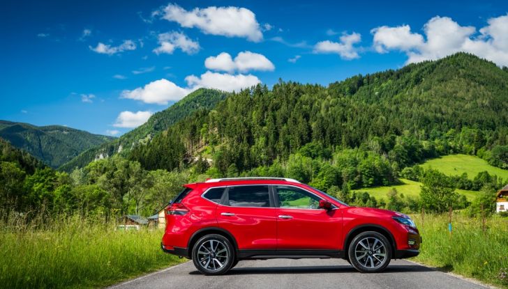 Nissan X-Trail 2018: Prova su strada, opinioni e dati tecnici del SUV 5 o 7 posti - Foto 12 di 36
