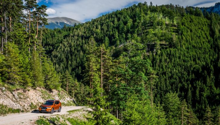 Nissan X-Trail 2018: Prova su strada, opinioni e dati tecnici del SUV 5 o 7 posti - Foto 17 di 36