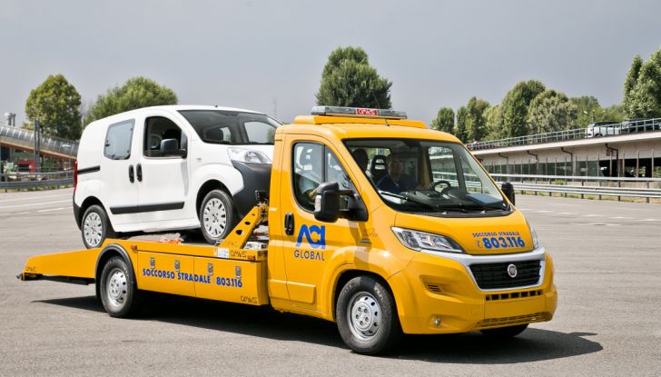 Padova, 28 euro di multa per aver lasciato l’auto aperta - Foto 4 di 11