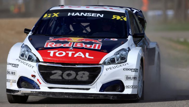 Voce ai piloti del Team peugeot Hansen prima della gara di Estering di Rallycross - Foto 2 di 2
