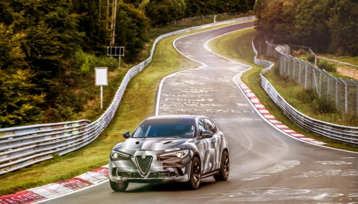 Record di Alfa Romeo Stelvio Quadrifoglio in quattro circuiti inglesi - Foto 13 di 14