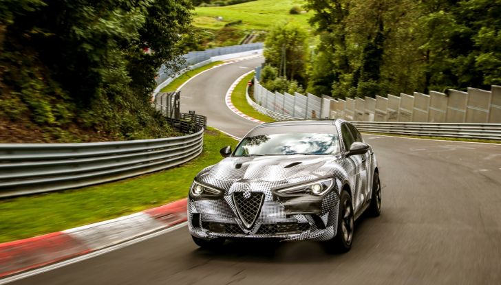 Record di Alfa Romeo Stelvio Quadrifoglio in quattro circuiti inglesi - Foto 7 di 14