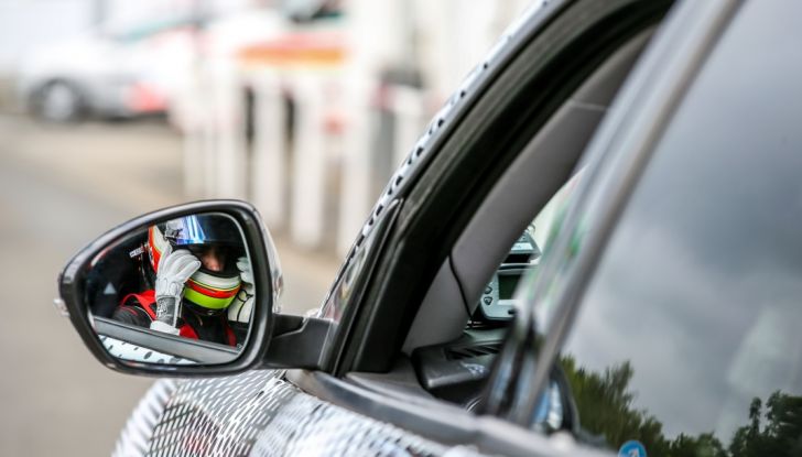 Record di Alfa Romeo Stelvio Quadrifoglio in quattro circuiti inglesi - Foto 11 di 14