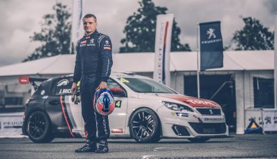 Julien Briché fresco vincitore del campionato francese con la Peugeot 308 Racing Cup