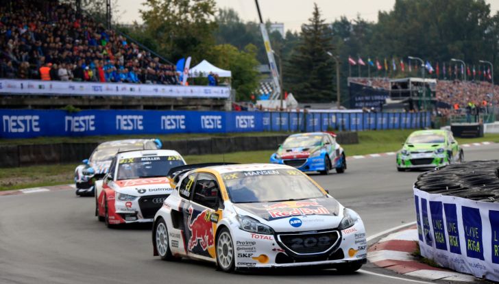 Mondiale Rallycross – Le Peugeot 208 WRX guardano ad  un possibile successo ad Estering - Foto 1 di 2