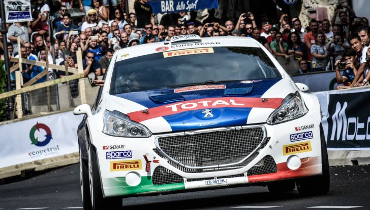 Rally di Roma – Paolo Andreucci (Peugeot 208 T16) difende il vantaggio in campionato - Foto 2 di 2