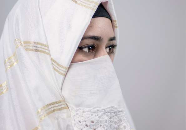 Arabia Saudita, da oggi le donne possono guidare per la fine del divieto - Foto 3 di 5