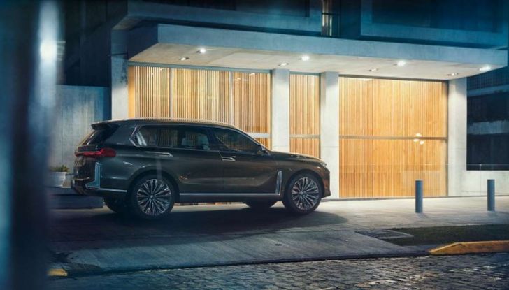 BMW X7 iPerformance, il SUV 7 posti a passo lungo - Foto 6 di 15
