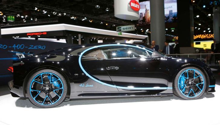 Bugatti Chiron da record sul filo dei 400 km/h - Foto 4 di 7