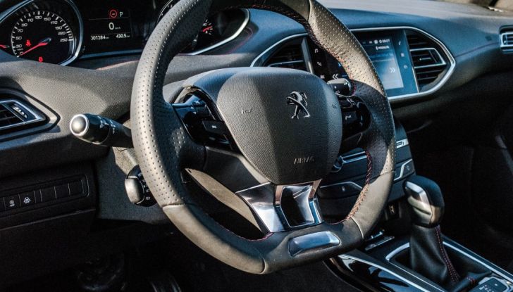 Peugeot 308 SW GT Line 2017: Prova, caratteristiche e prezzi del BlueHDI da 120CV - Foto 17 di 32