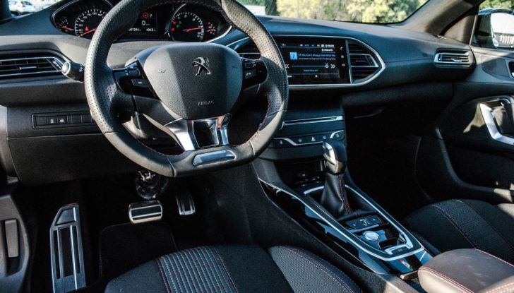 Peugeot 308 SW GT Line 2017: Prova, caratteristiche e prezzi del BlueHDI da 120CV - Foto 19 di 32