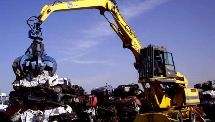 Demolire un’auto: cosa fare e come comportarsi - Foto 11 di 11