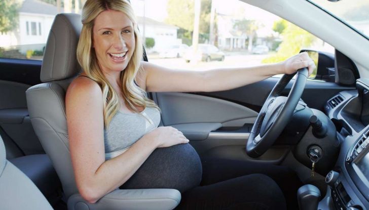 Donne incinte al volante: normativa e consigli - Foto 5 di 10