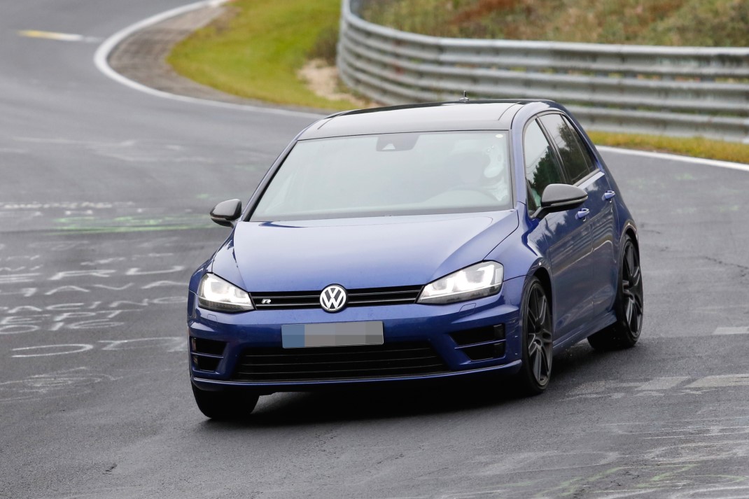 VW Golf r400
