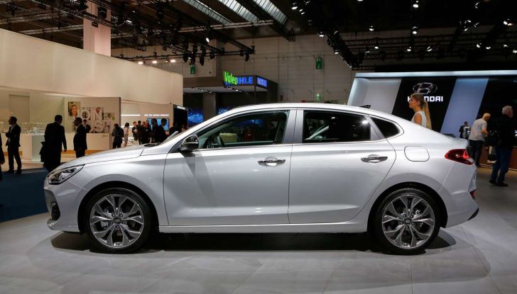 Hyundai i30 Fastback, la nuova coupè a 5 porte - Foto 2 di 13